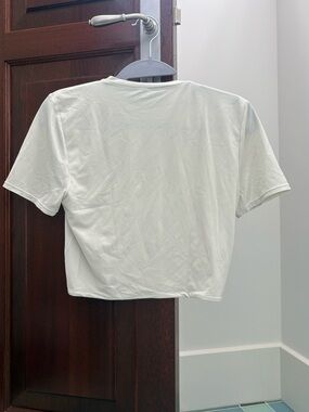lululemon athletica White Cropped Short Sleeve Top🤍